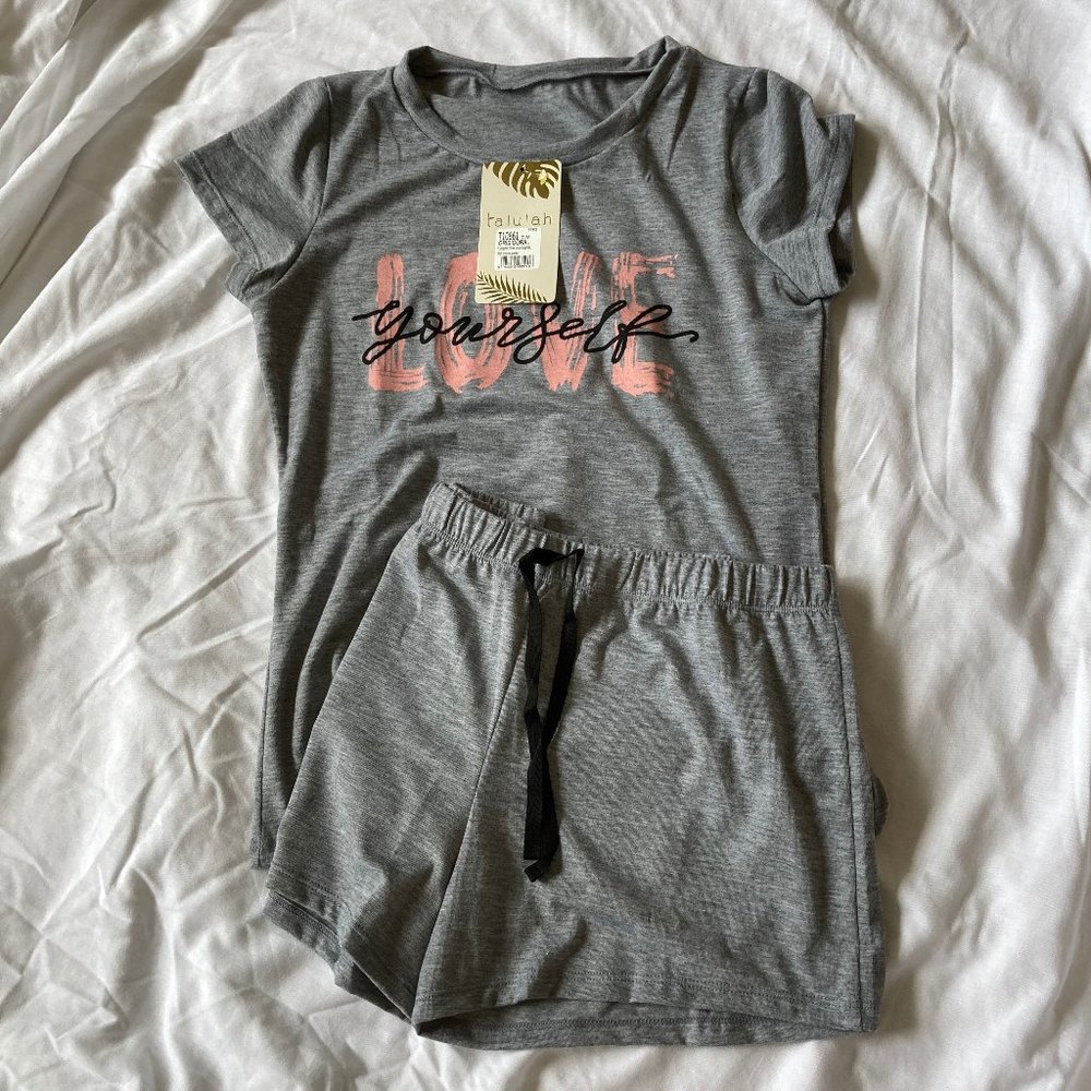 Talulah Colombia PJs Logo Top-Gray Shorts Size M - Picture 7 of 7